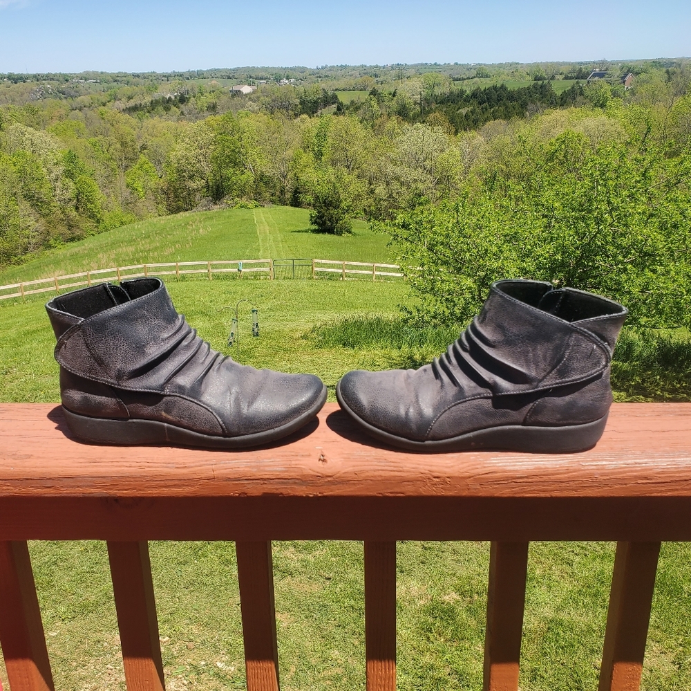 Clark's shoe, women's 9